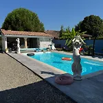 La Lezardiere Holiday home Saint-Porquier