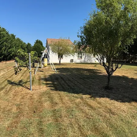 La Lezardiere Holiday home Saint-Porquier