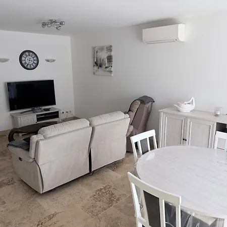 La Lezardiere Holiday home