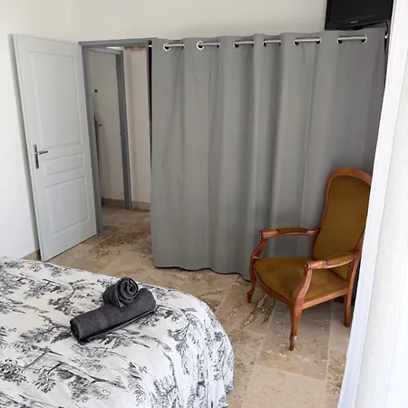 別荘 La Lezardiere Saint-Porquier