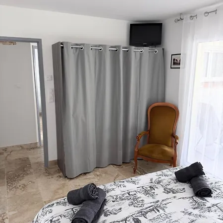 La Lezardiere Holiday home *